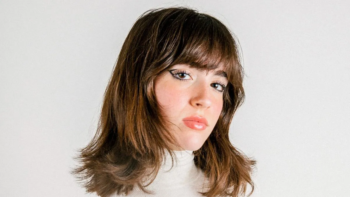 Gabriela Bee
